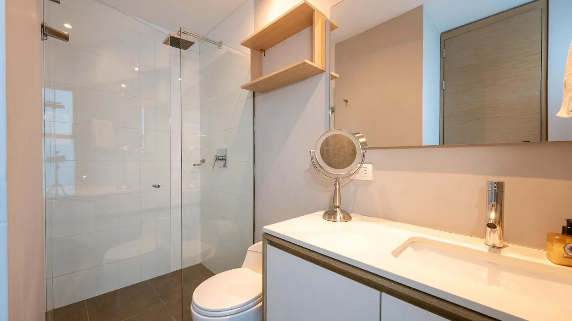 Penthouses Each With Private Sky Bar & Jacuzzi In ميديلين شقة