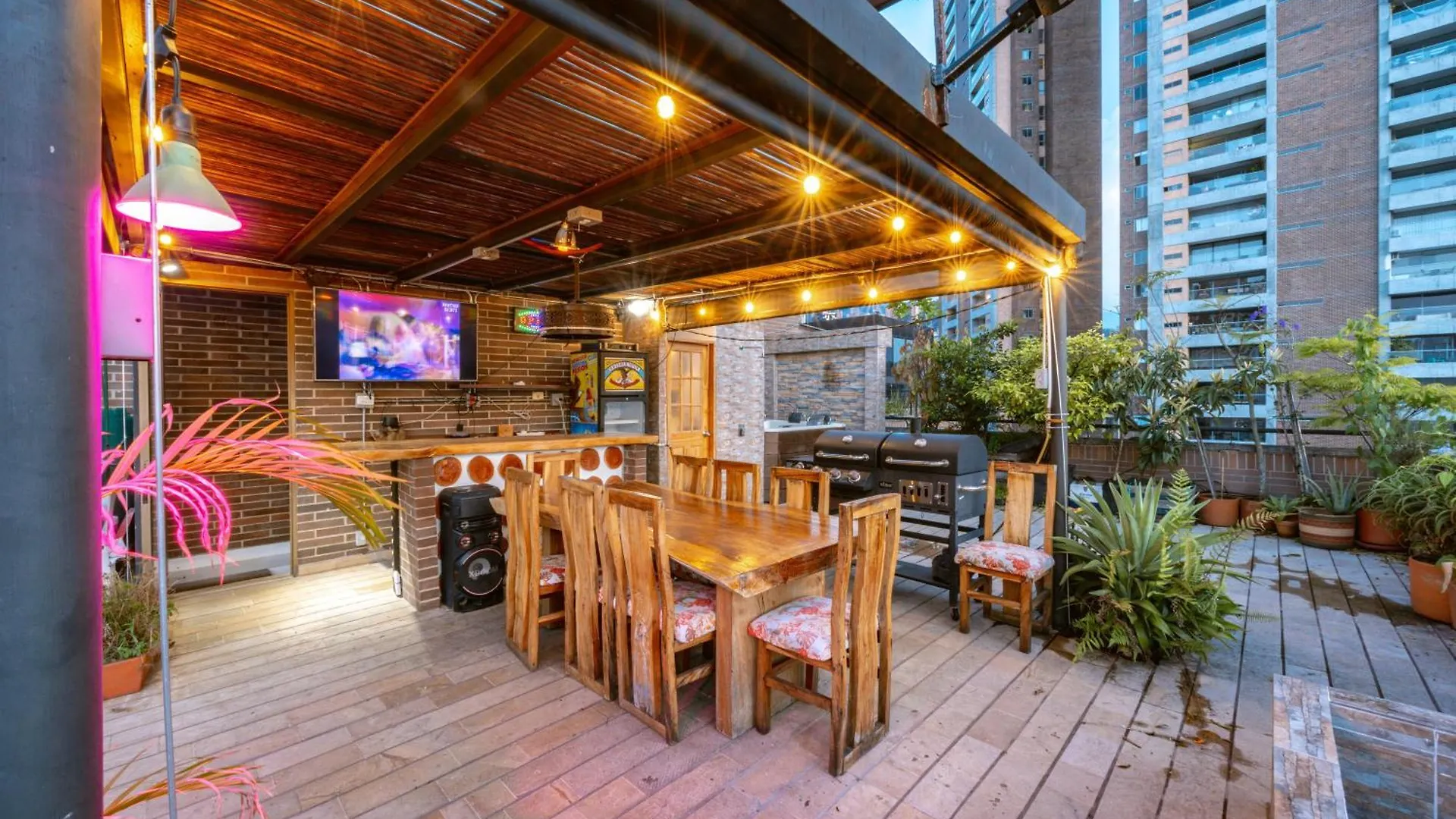 شقة Penthouses Each With Private Sky Bar & Jacuzzi In ميديلين