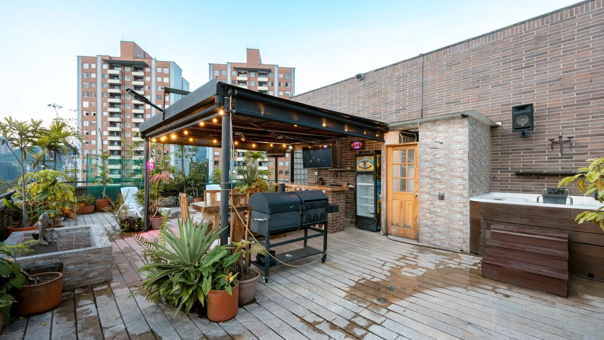 Penthouses Each With Private Sky Bar & Jacuzzi In ميديلين كولومبيا