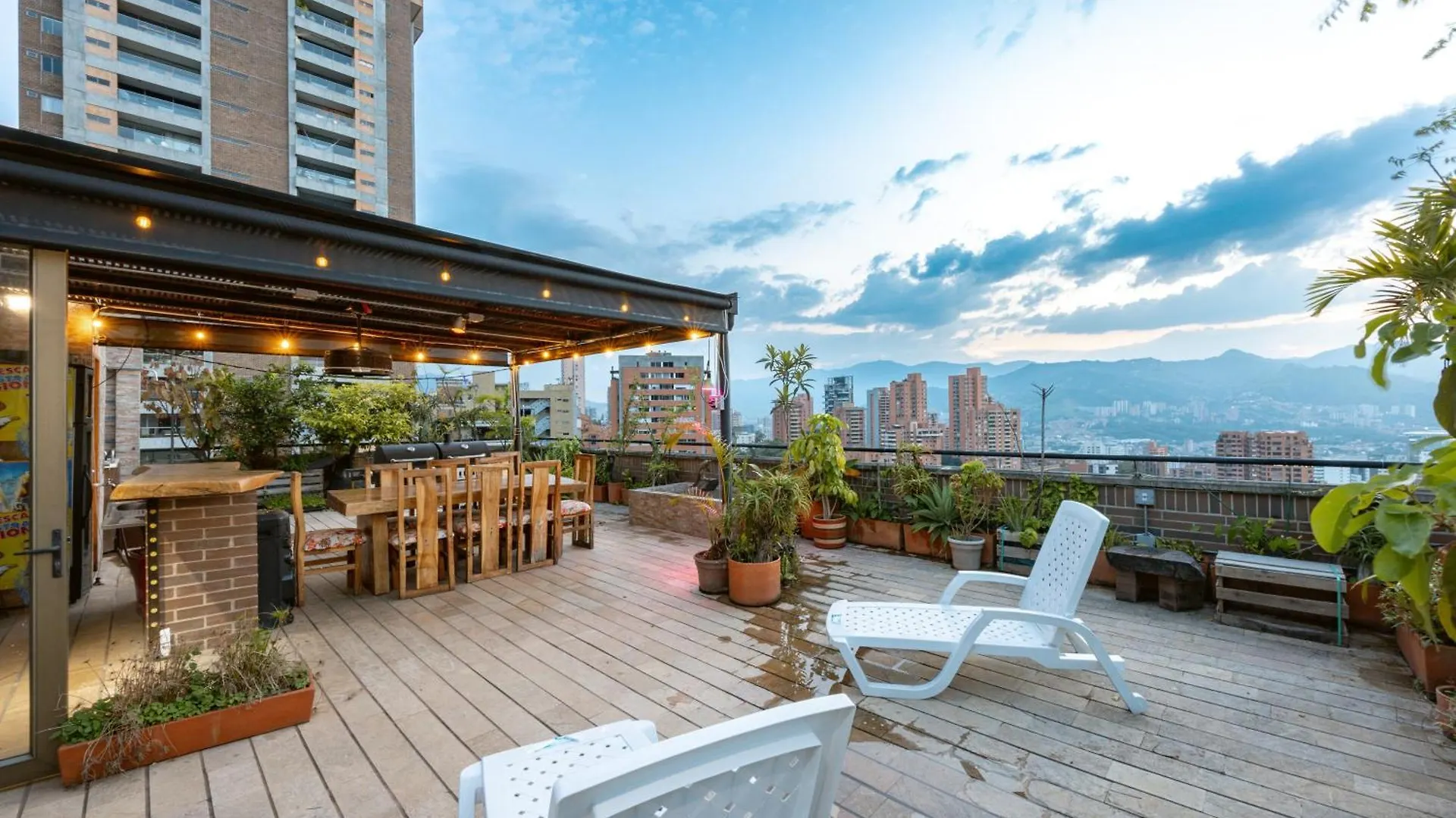 Penthouses Each With Private Sky Bar & Jacuzzi In ميديلين شقة