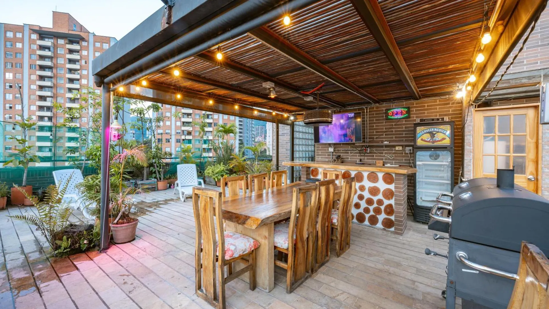 Apartment Penthouses Each With Private Sky Bar & Jacuzzi In Medellin